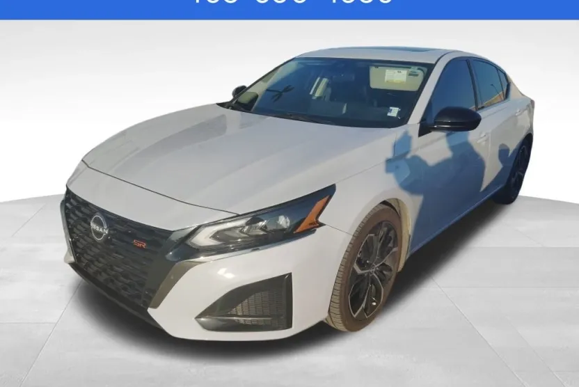 2023 Nissan Altima 2.5 SR photo 1