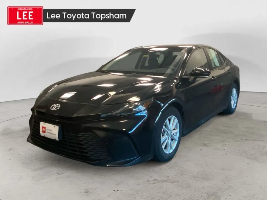 2025 Toyota Camry LE photo 1