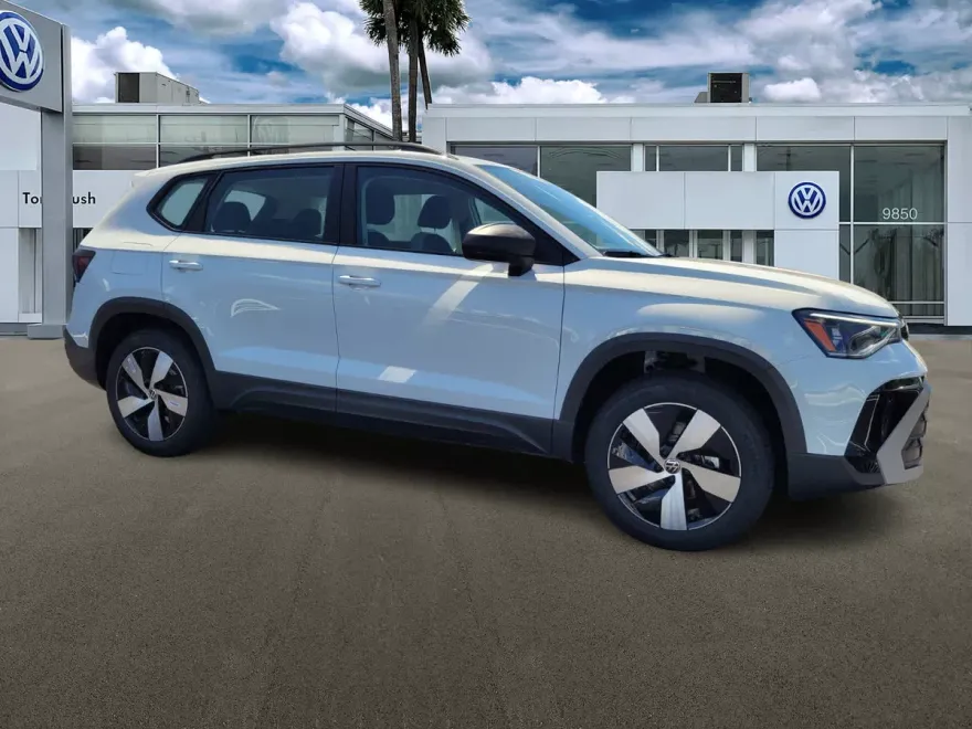 2025 Volkswagen Taos S photo 1
