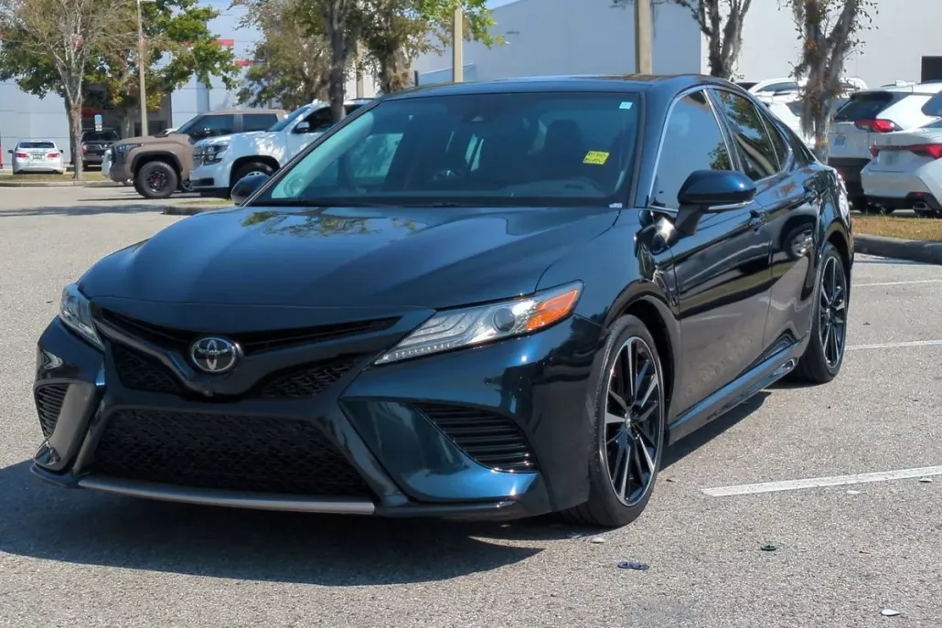 2019 Toyota Camry XSE V6 photo 1