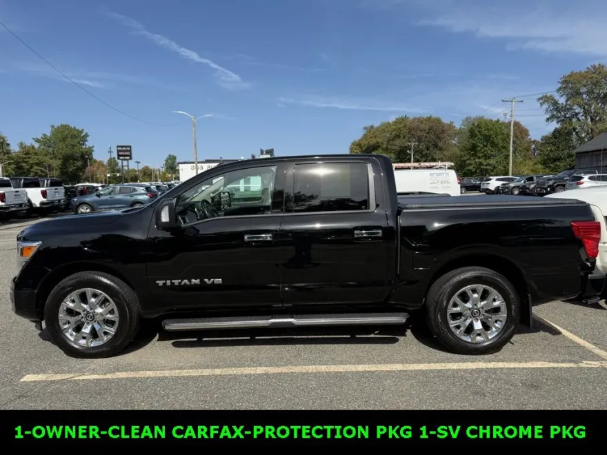 2020 Nissan Titan Crew Cab SV photo 1