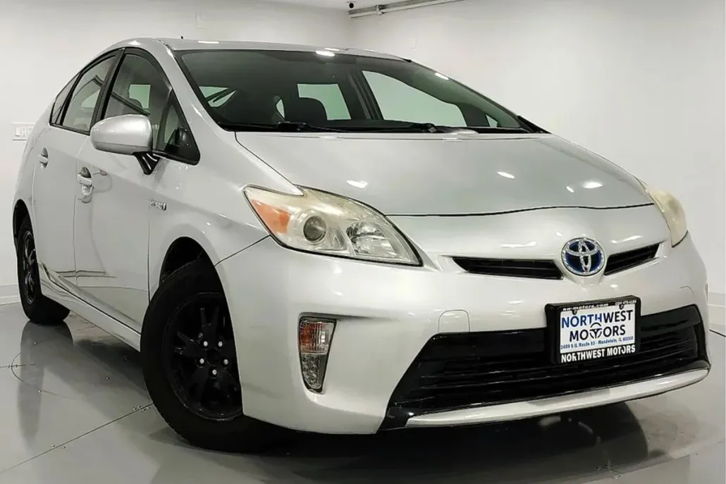 2010 Toyota Prius Two photo 1