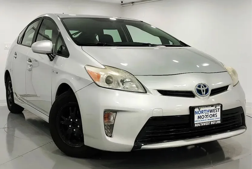 2010 Toyota Prius Two photo 1