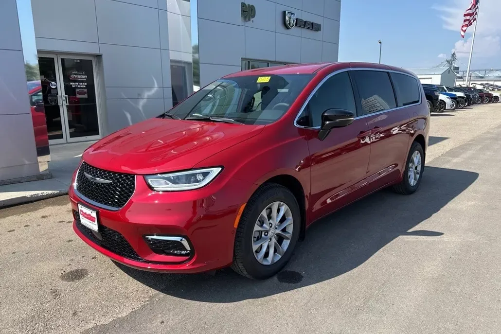 2025 Chrysler Pacifica photo 1