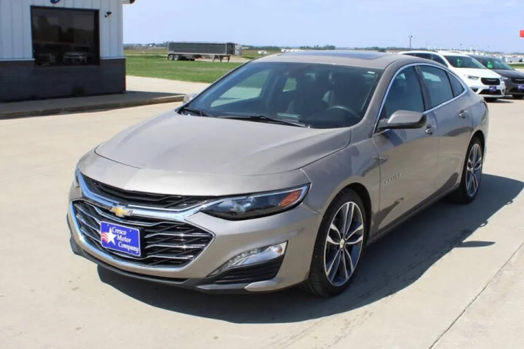 2023 Chevrolet Malibu photo 1