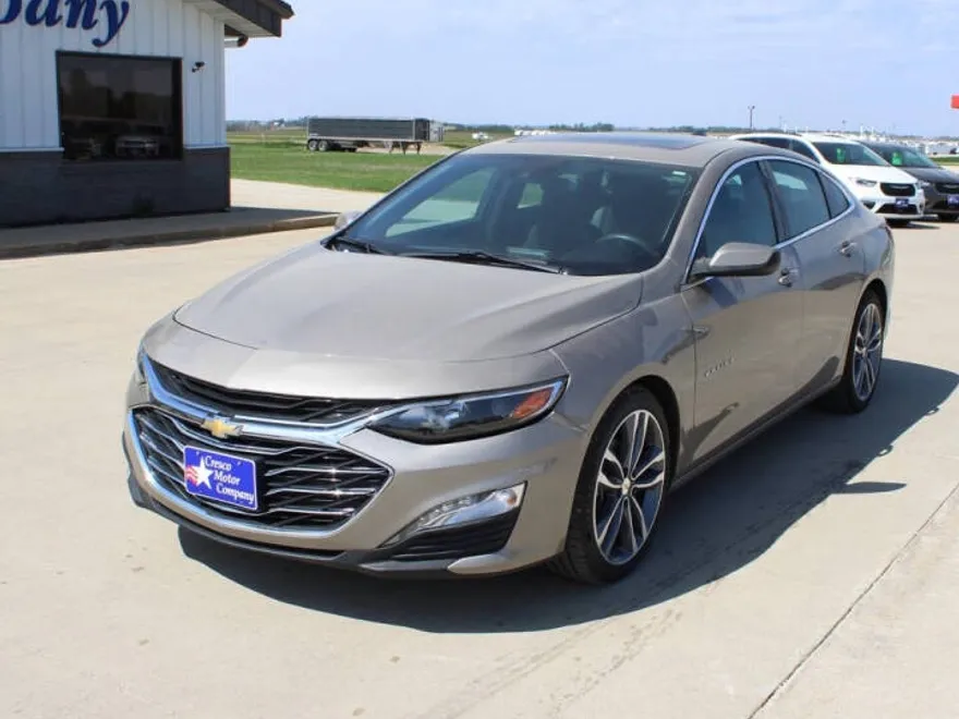 2023 Chevrolet Malibu photo 1