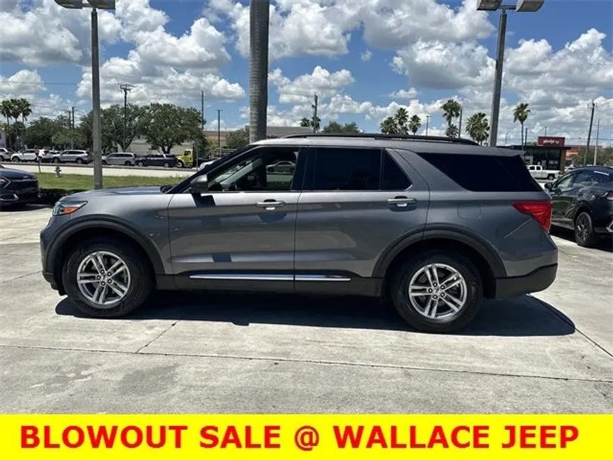 2021 Ford Explorer XLT photo 1