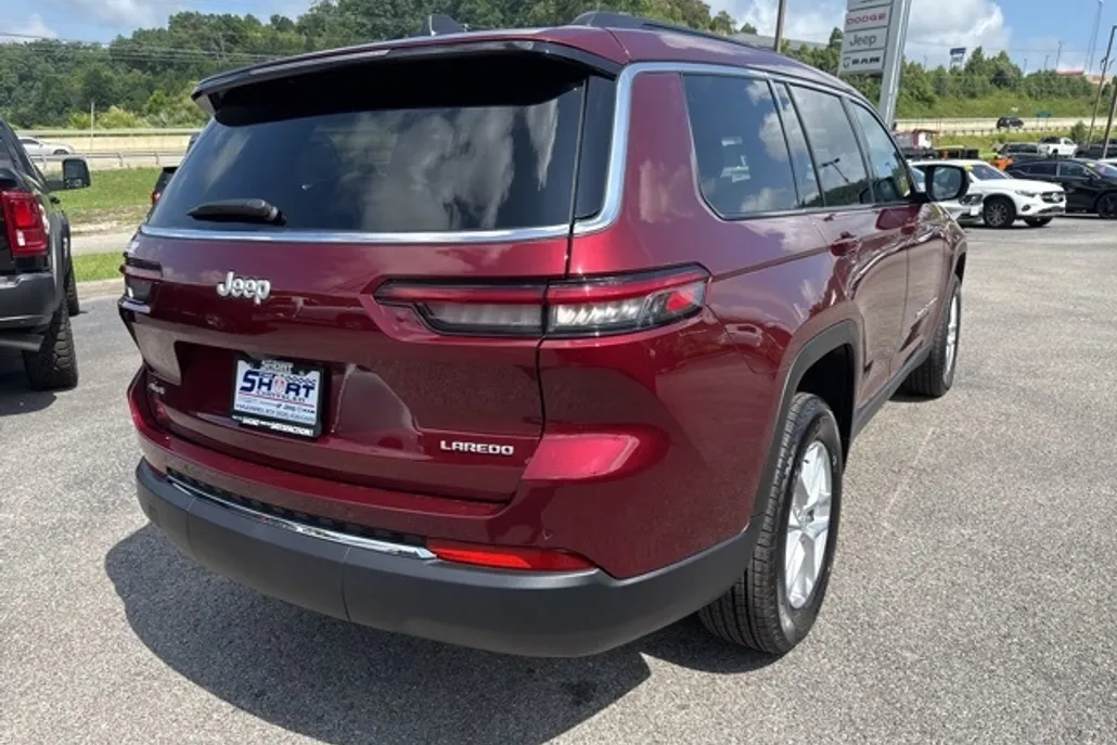 2025 Jeep Grand Cherokee Laredo X photo 1