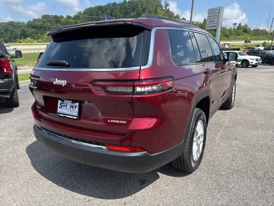 2025 Jeep Grand Cherokee Laredo X photo 1