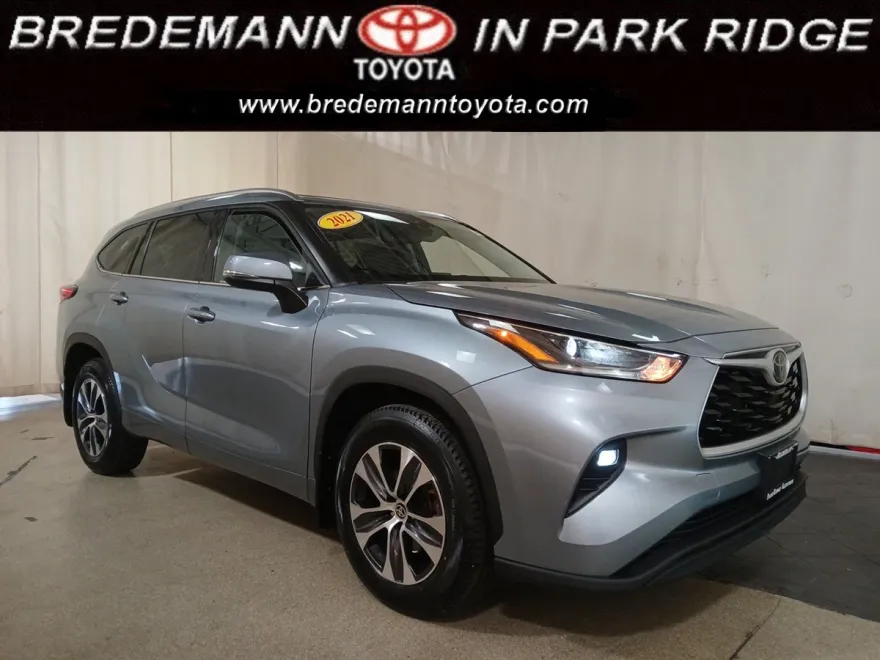 2021 Toyota Highlander XLE photo 1