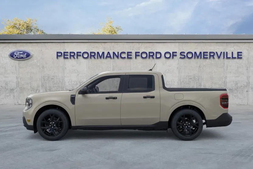 2025 Ford Maverick XLT photo 1