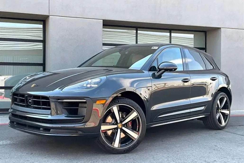 2025 Porsche Macan S photo 1