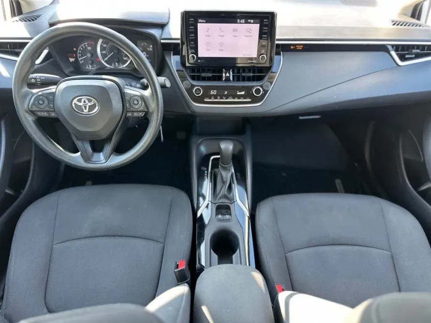 2022 Toyota Corolla LE photo 1