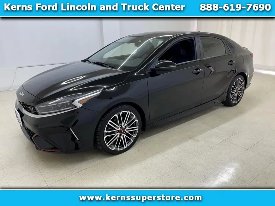 2023 Kia Forte GT photo 1