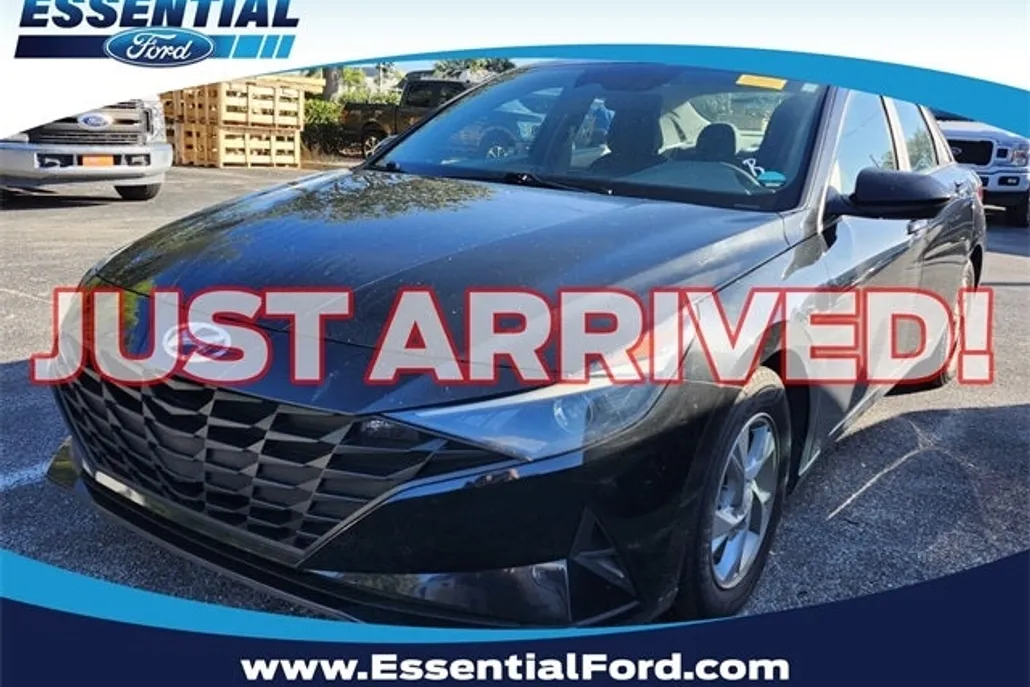 2022 Hyundai Elantra SE photo 1