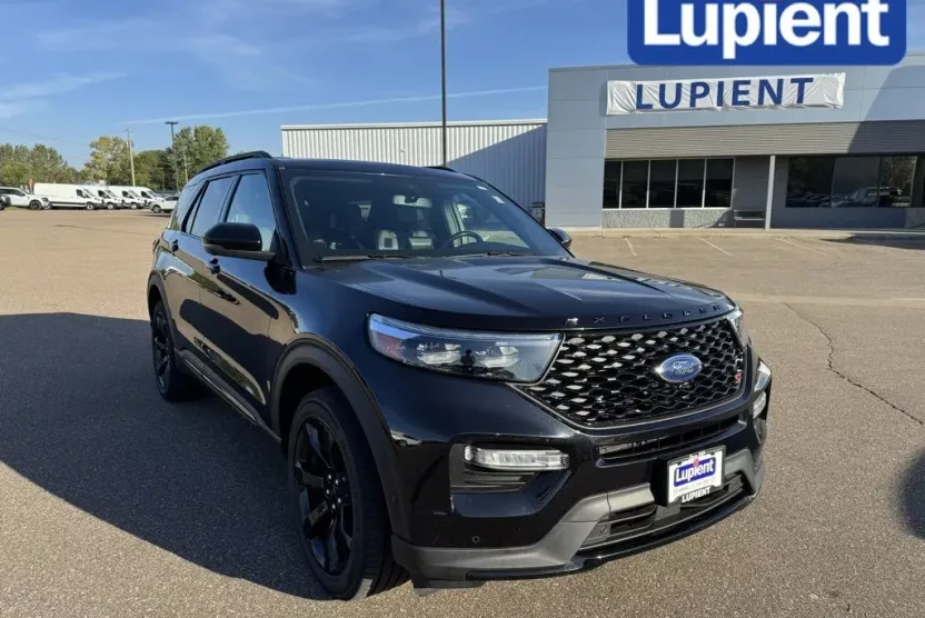 2022 Ford Explorer ST photo 1