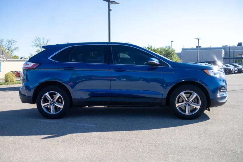 2020 Ford Edge SEL photo 1