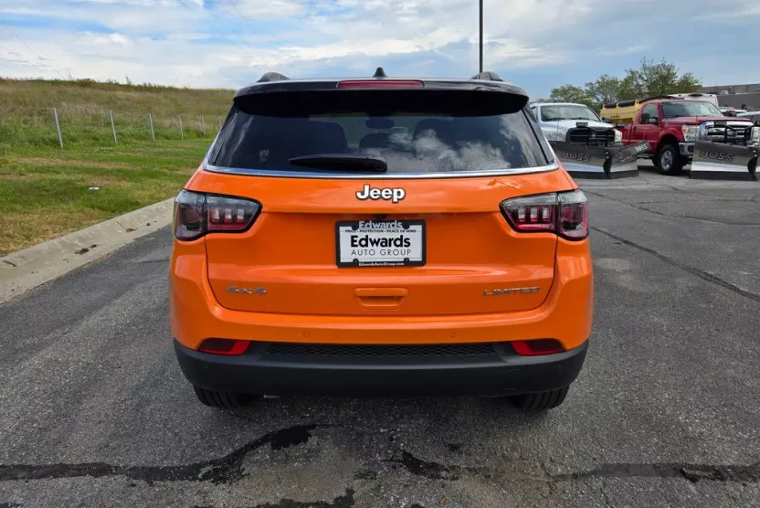 2026 Jeep Compass Limited photo 1