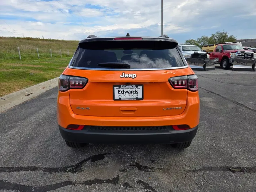 2026 Jeep Compass Limited photo 1