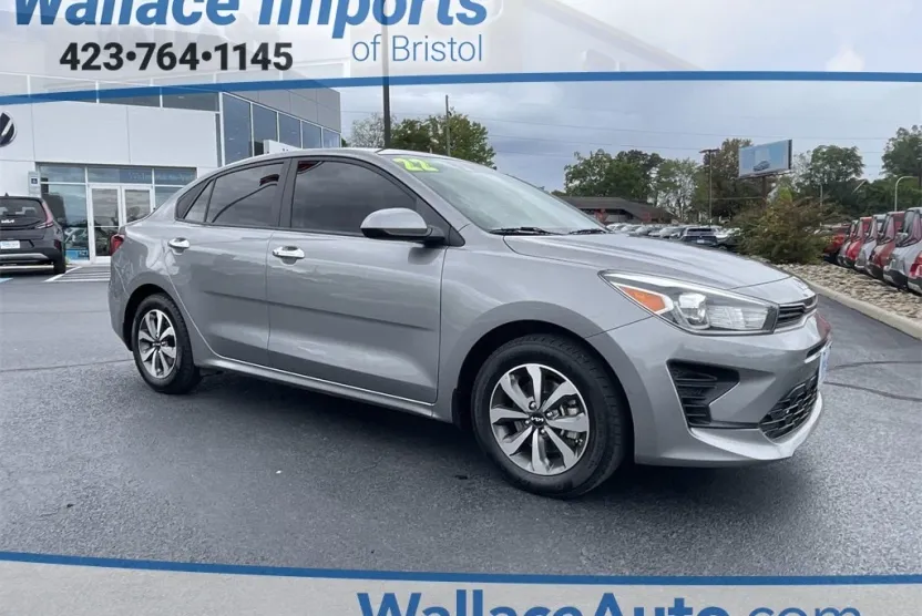 2022 Kia Rio S photo 1
