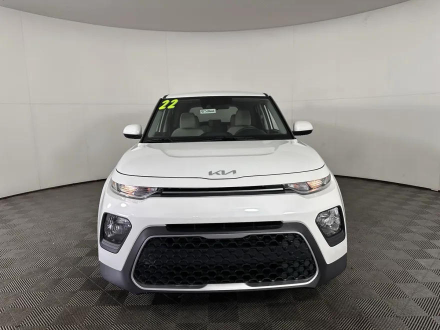2022 Kia Soul LX photo 1