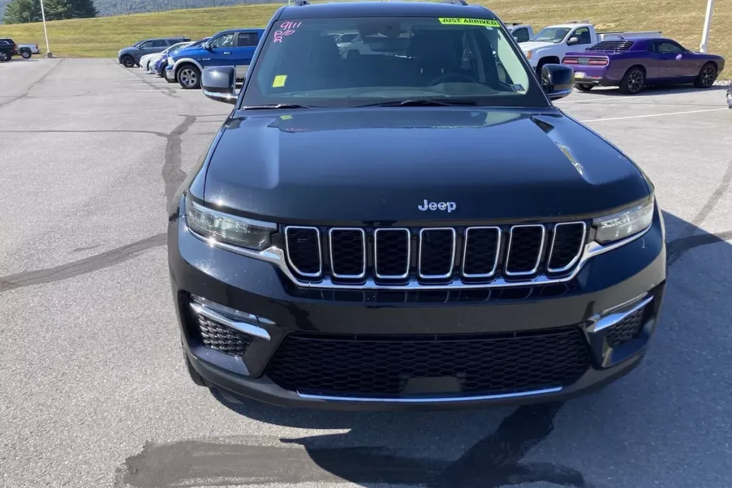 2023 Jeep Grand Cherokee Limited photo 1
