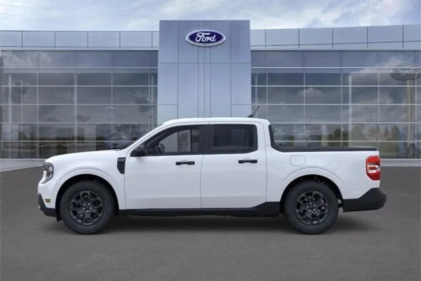2025 Ford Maverick XLT photo 1
