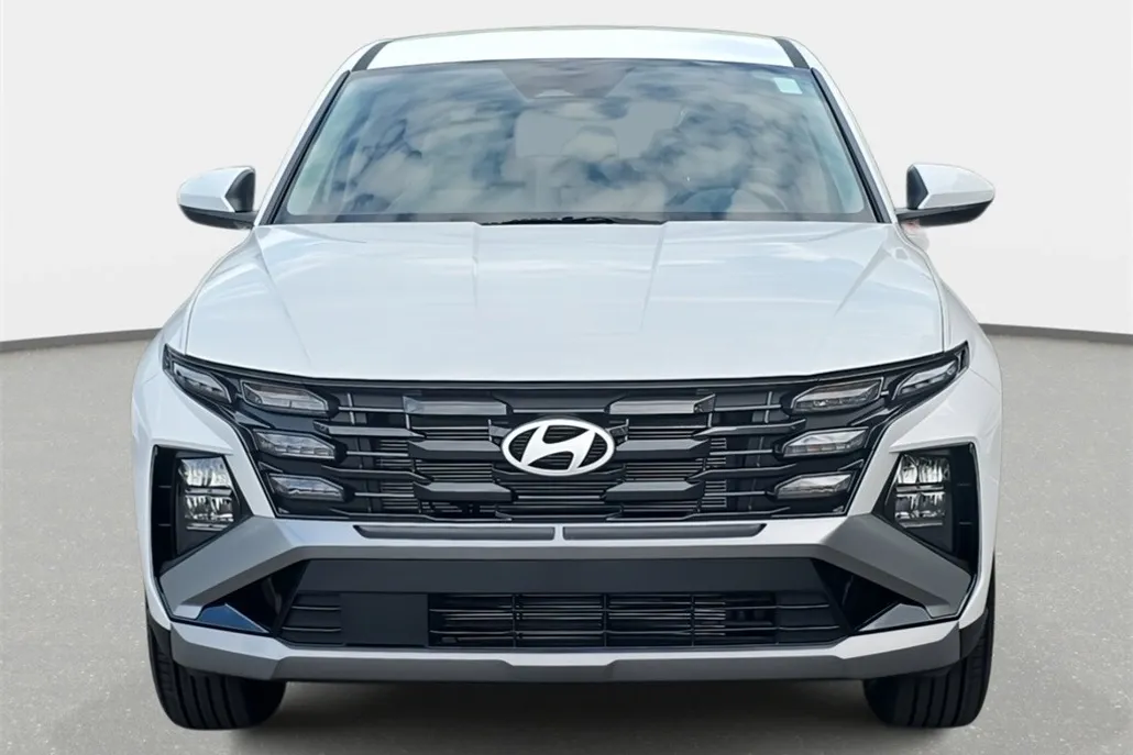 2026 Hyundai Tucson SE photo 1