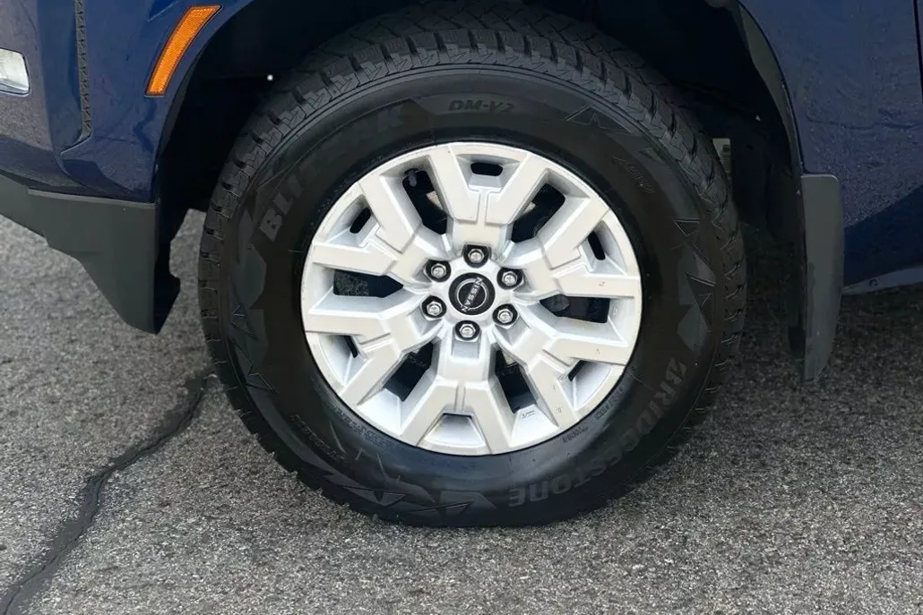 2023 Nissan Frontier SV photo 1