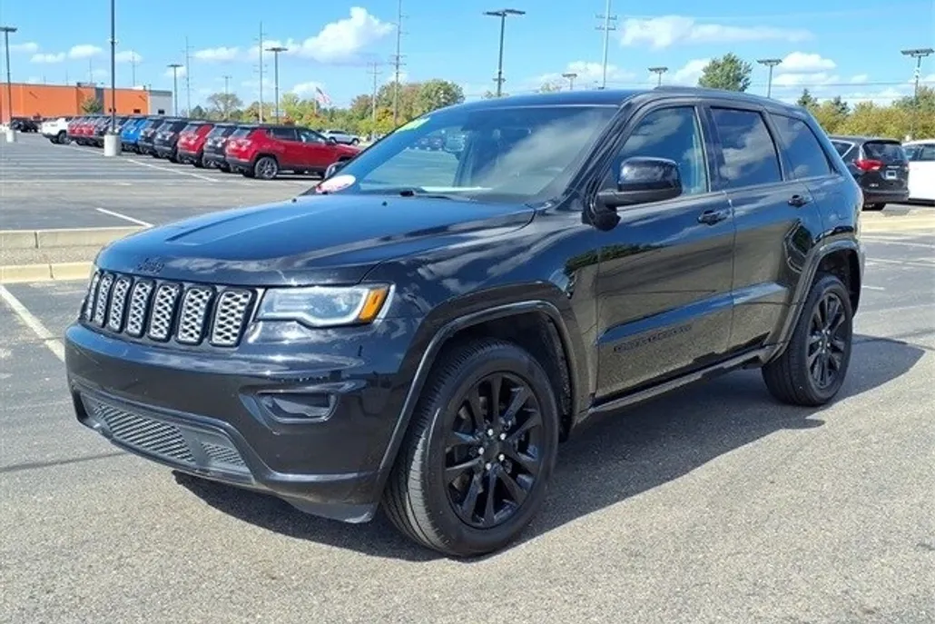 2021 Jeep Grand Cherokee Laredo X photo 1