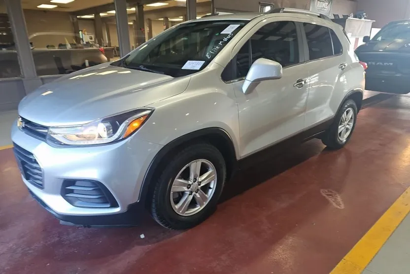 2018 Chevrolet Trax LT photo 1