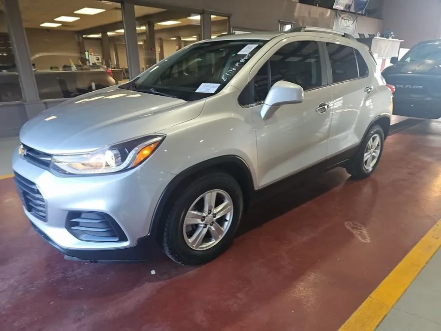 2018 Chevrolet Trax LT photo 1