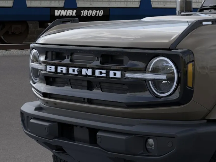 2025 Ford Bronco Outer Banks photo 16