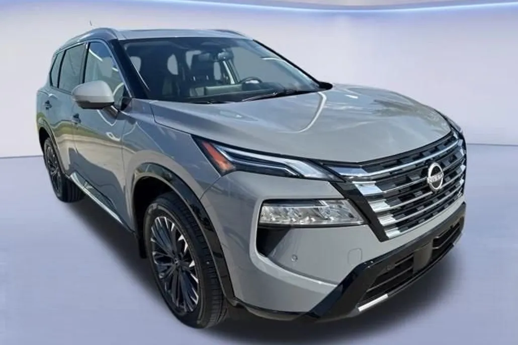 2025 Nissan Rogue Platinum photo 1