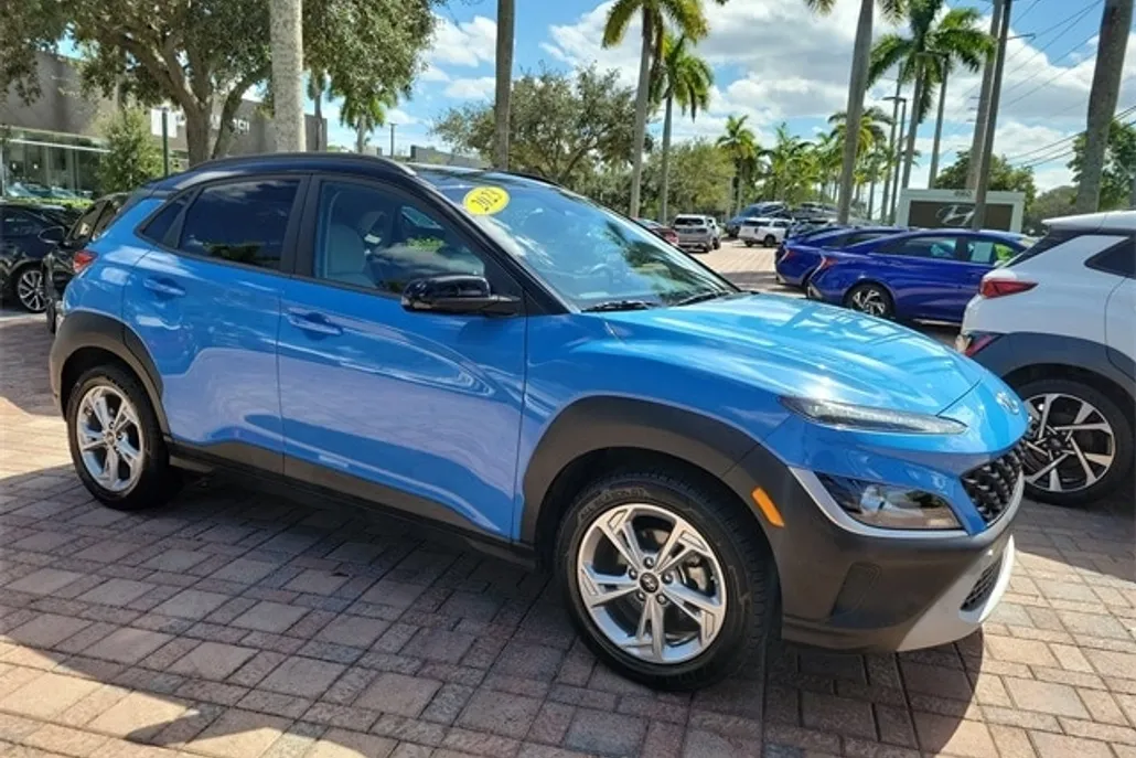 2023 Hyundai Kona SEL photo 1