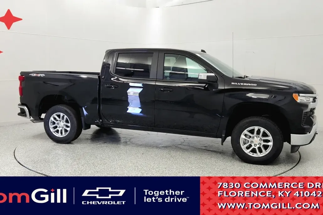 2026 Chevrolet Silverado 1500 LT photo 1
