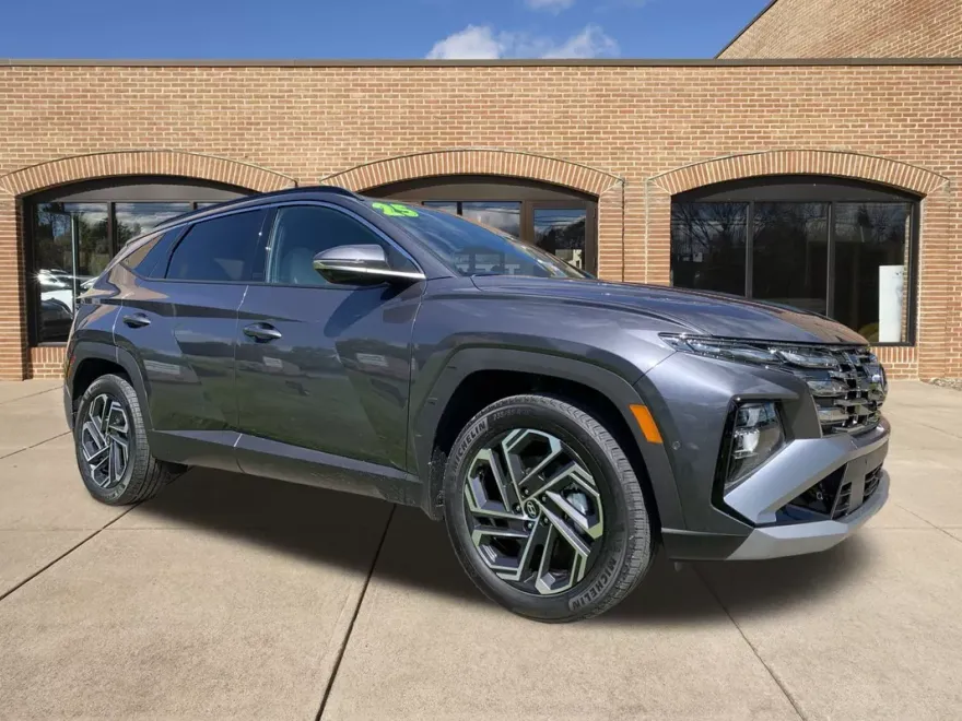 2025 Hyundai Tucson Hybrid Limited photo 1