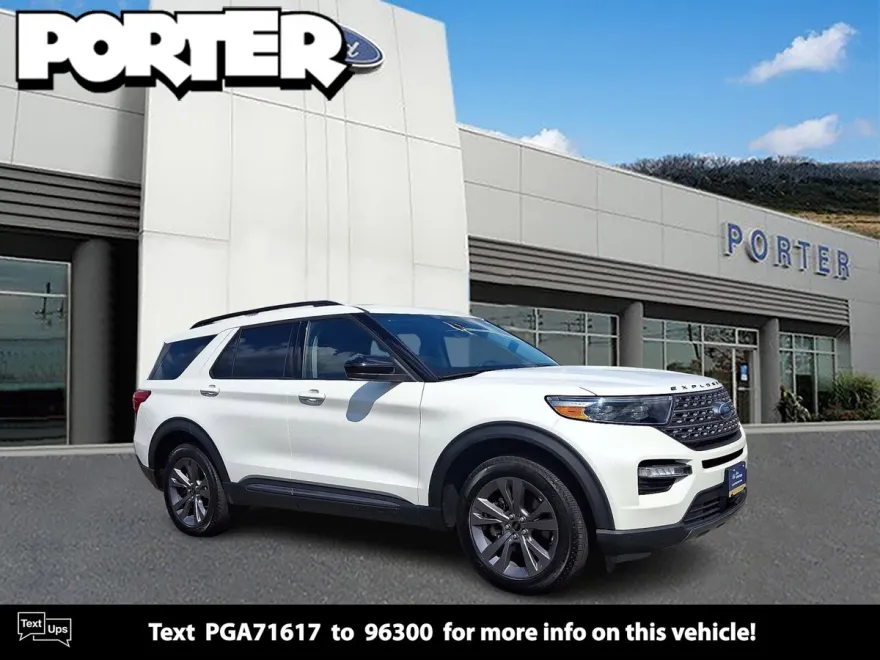 2023 Ford Explorer XLT photo 1