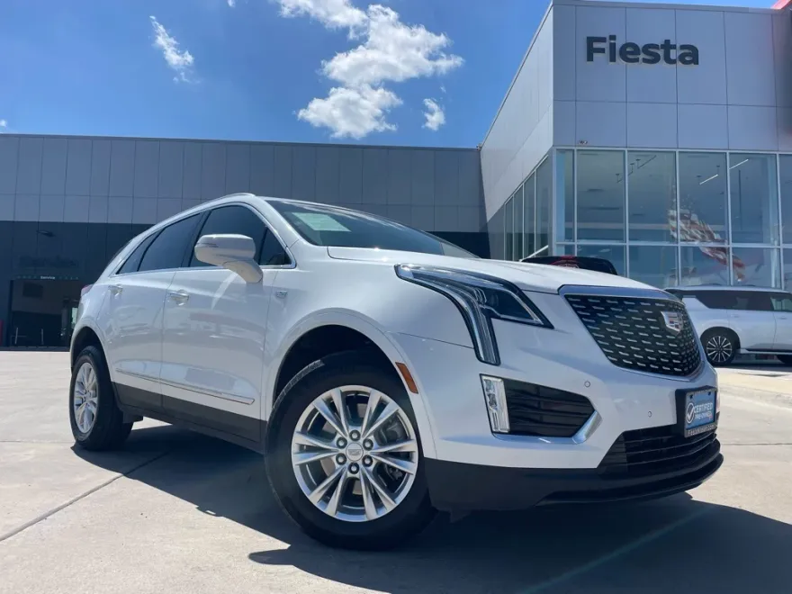 2024 Cadillac XT5 Luxury photo 1