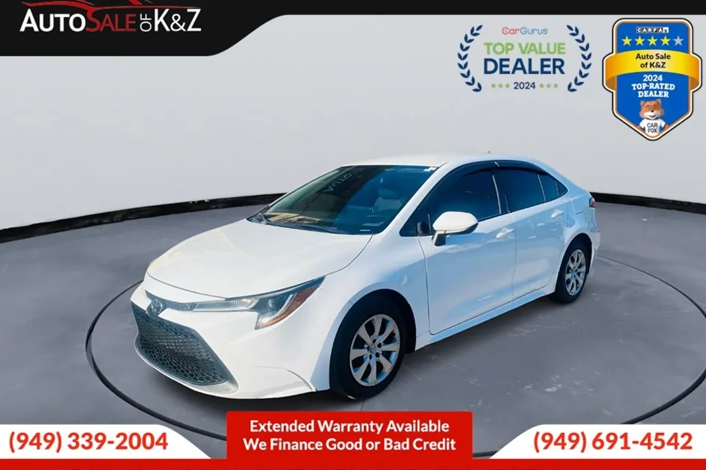 2020 Toyota Corolla LE photo 1