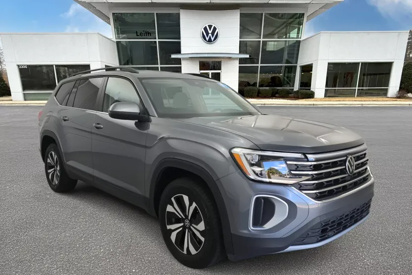 2024 Volkswagen Atlas SE photo 1