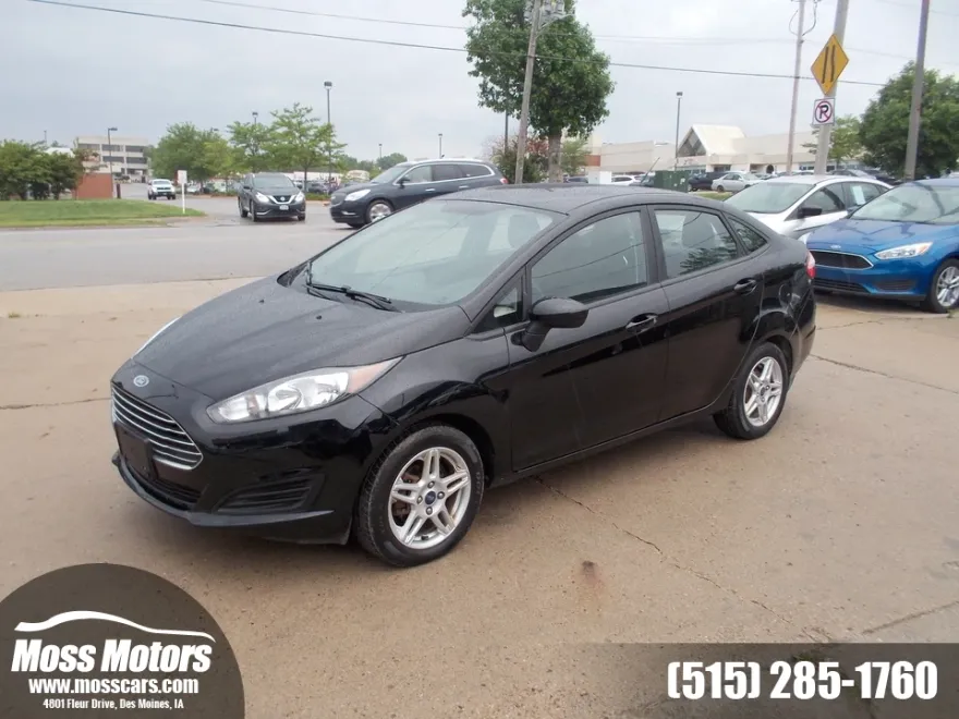 2017 Ford Fiesta SE photo 1