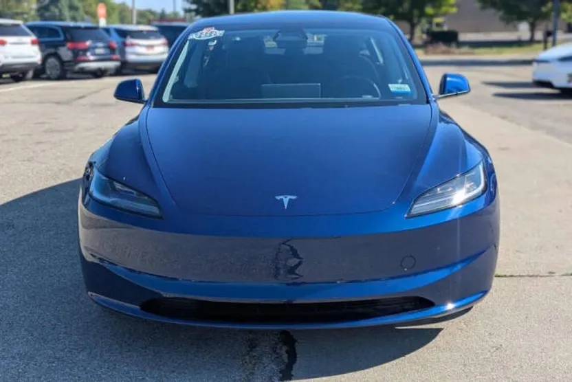 2025 Tesla Model 3 Long Range photo 1