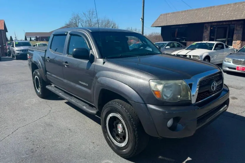 2011 Toyota Tacoma PreRunner V6 photo 1