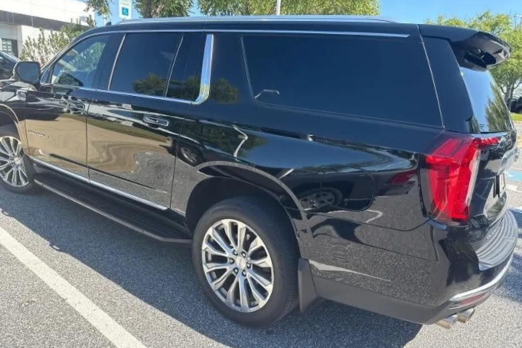 2021 Gmc Yukon XL Denali photo 1