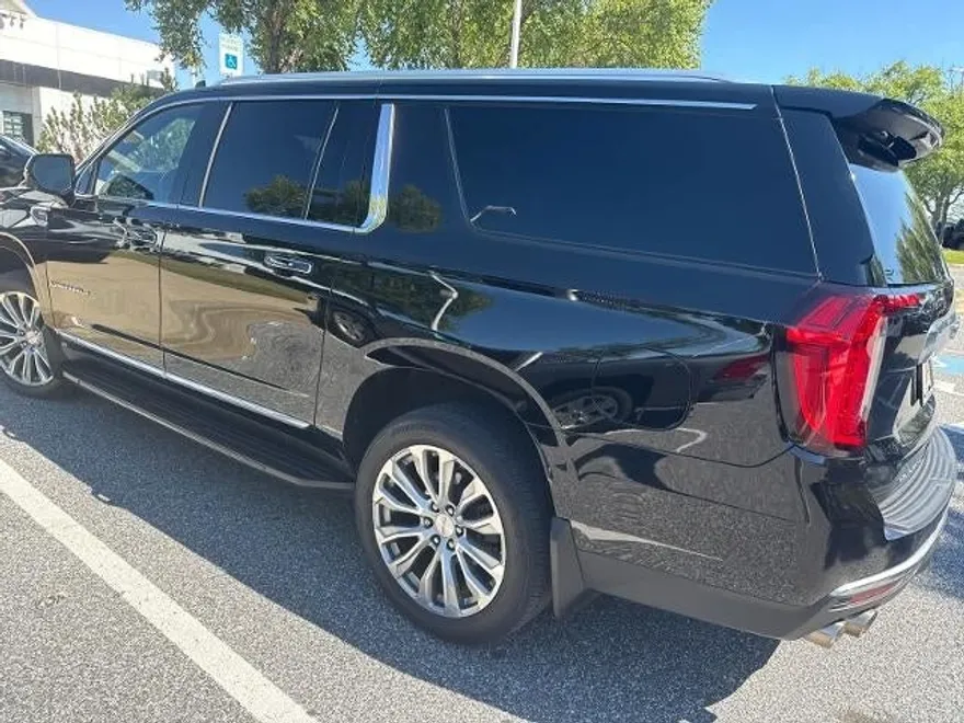 2021 Gmc Yukon XL Denali photo 1
