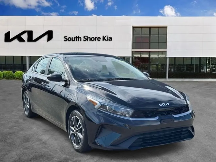 2022 Kia Forte LXS photo 1