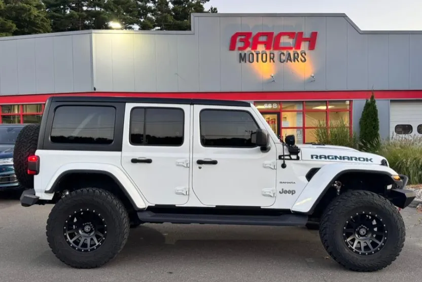 2018 Jeep Wrangler Unlimited Sahara photo 1