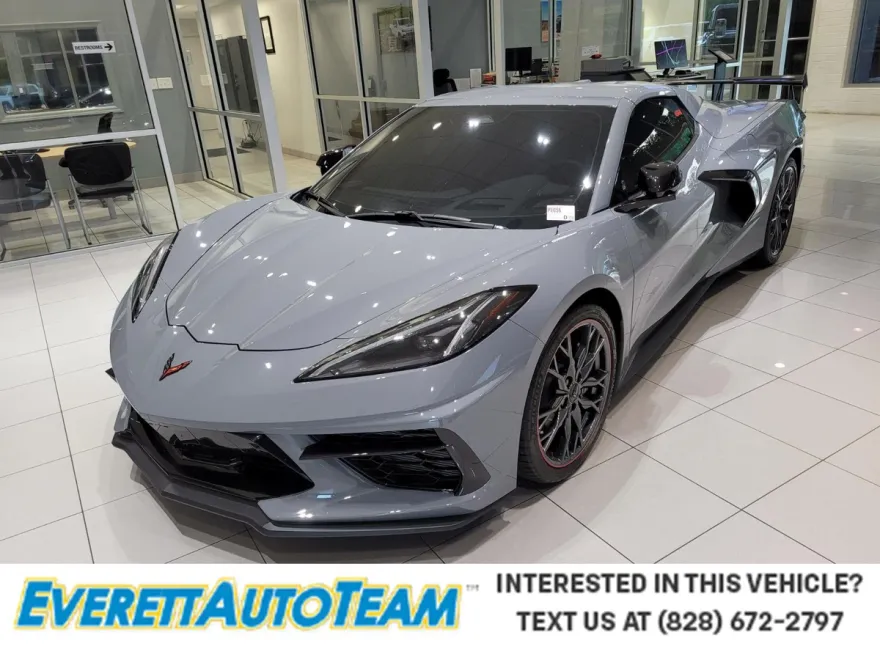 2025 Chevrolet Corvette Stingray 2LT photo 1