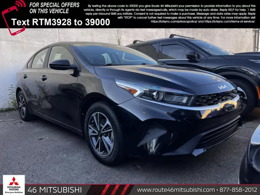2022 Kia Forte LXS photo 1